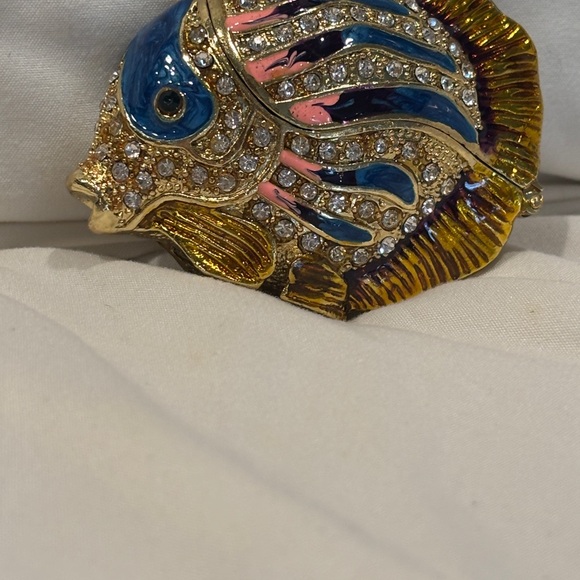 Fish Tchotchke Trinket Box – Crystal & Enamel – QIFU Gift Box Included - Picture 3 of 9